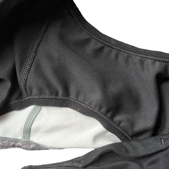 Lululemon Speed Up Short *2.5"
Heather Lux Multi Black / Black
Size 6 - Picture 2 of 7